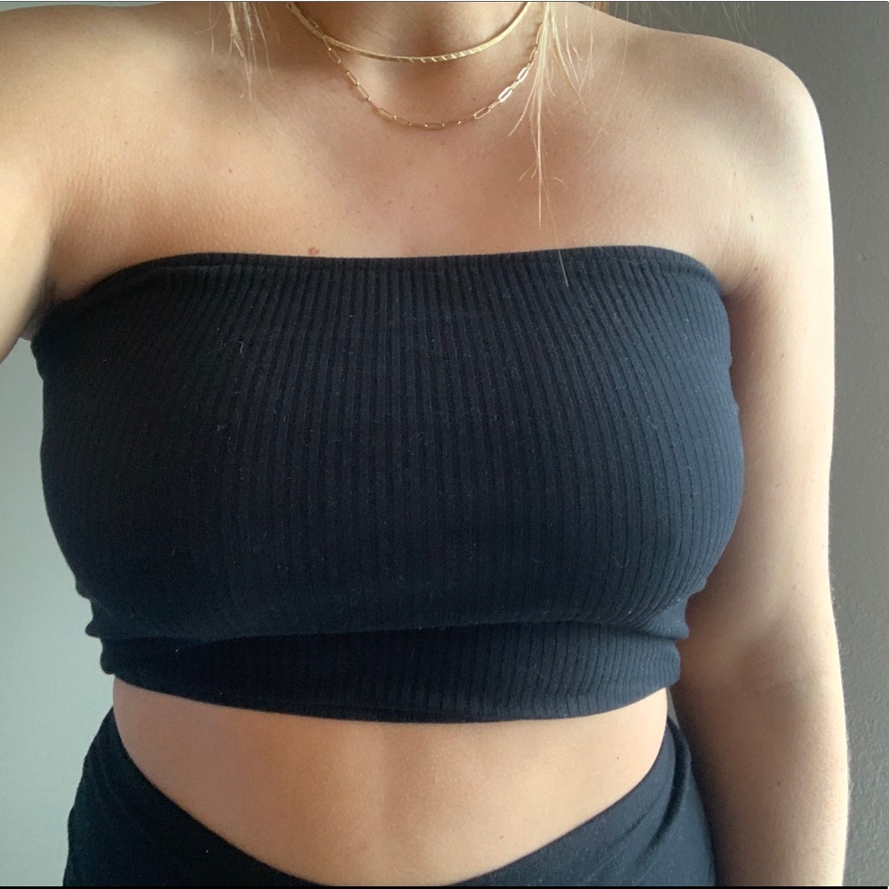 Black ribbed tube top